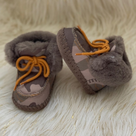 BABY UGGS - Picture 2 of 3